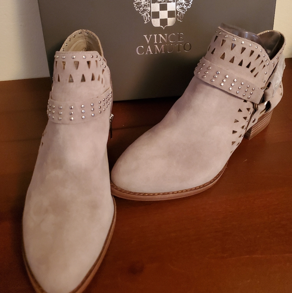 Vince Caputo Calley Bootie size 7